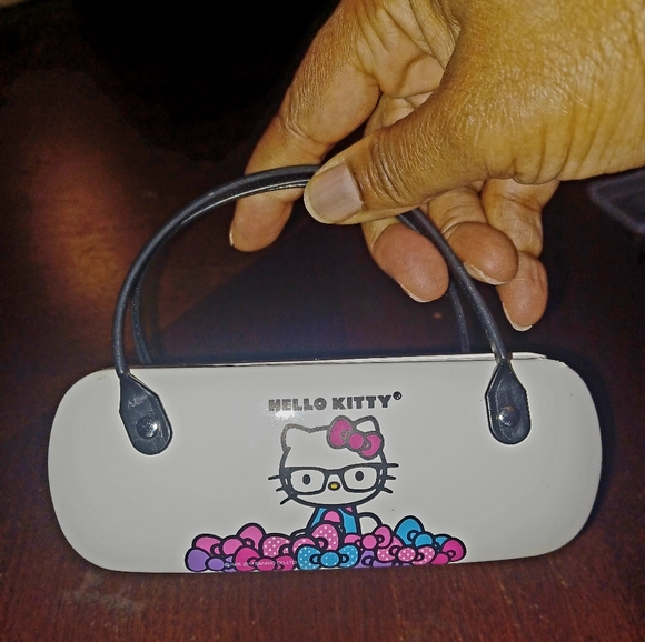 Hello Kitty eyeglass case - Picture 4 of 4